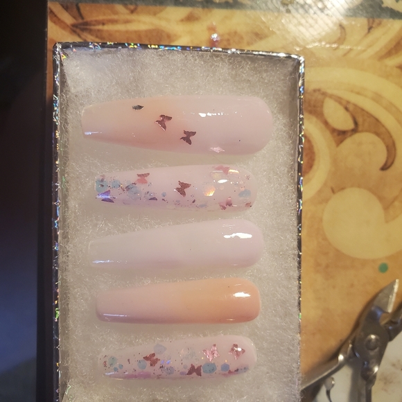 Custmized Nails - Picture 11 of 16